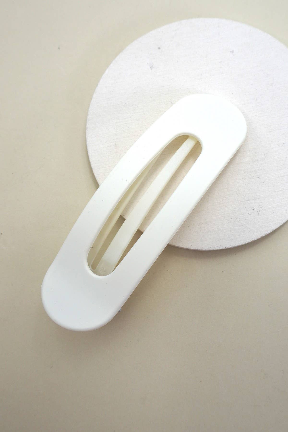 Oval Flat Lay Hair Claw Clip OFF WHITE OFF WHITE JOSSLYN by wall to wall- Tilden Co.