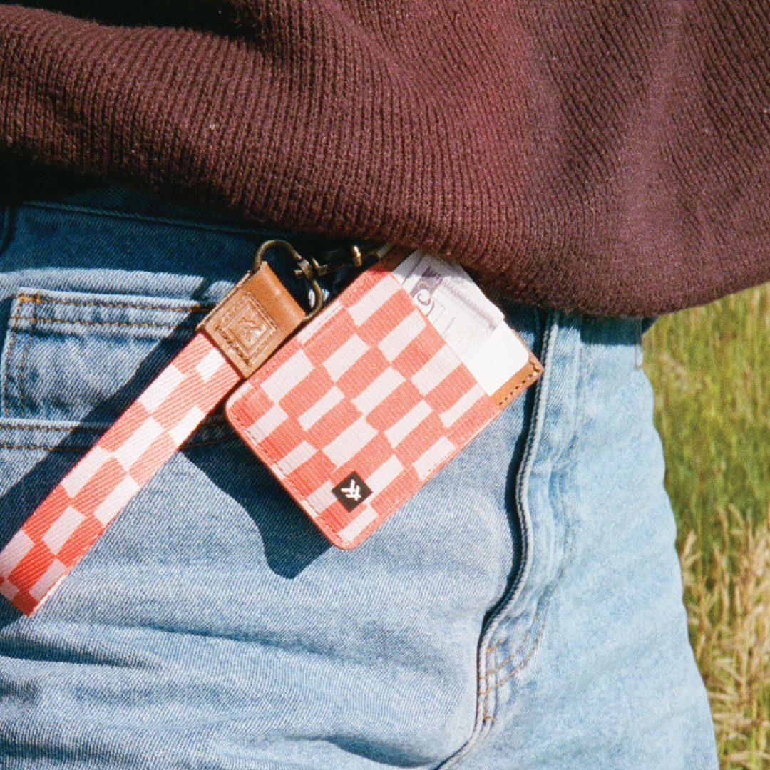 Scout Peach - Vertical Leather Wallet Wallets & Money Clips Thread- Tilden Co.