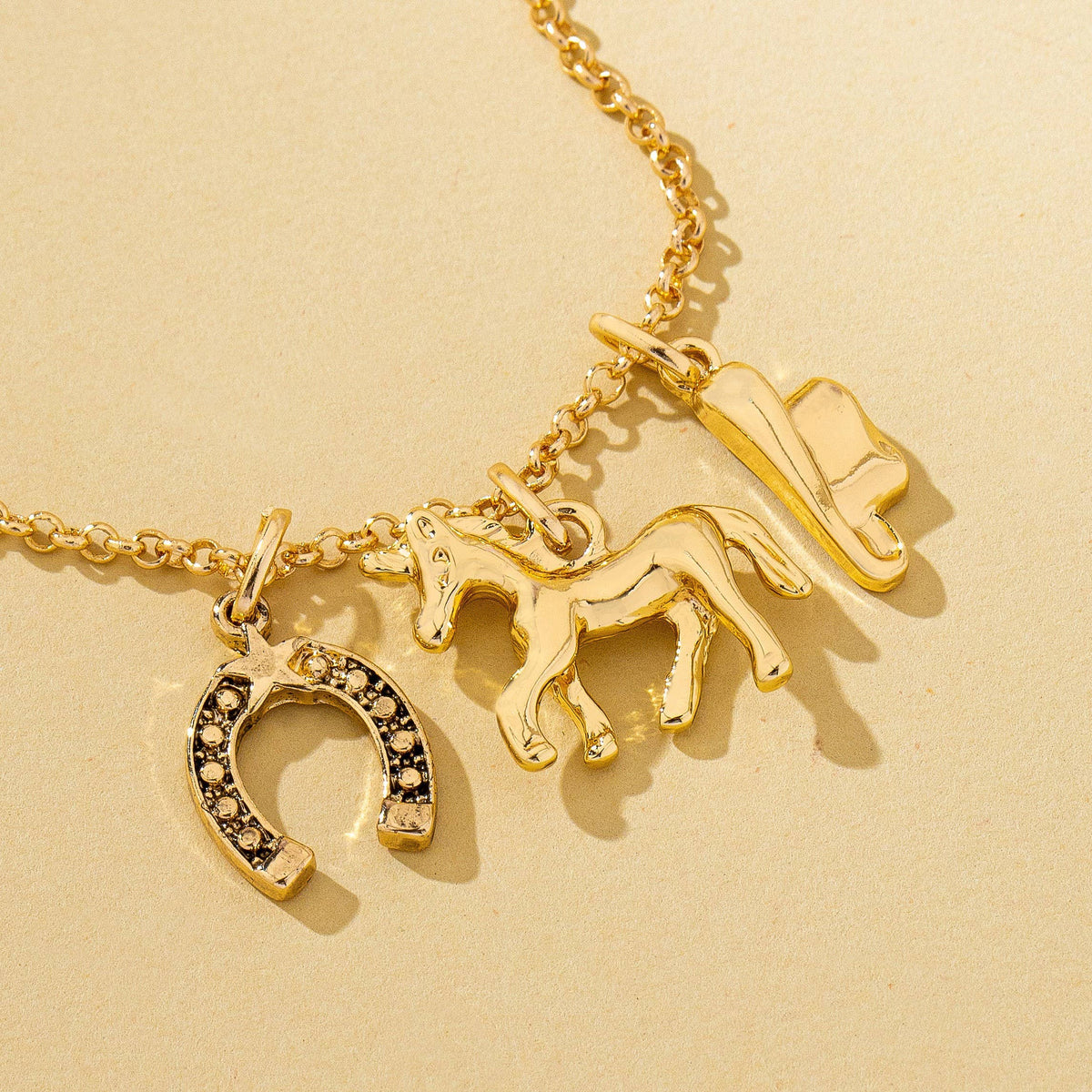 Galloping Horse and Horseshoe Charm Necklace | 80N93131 JOSSLYN by wall to wall- Tilden Co.