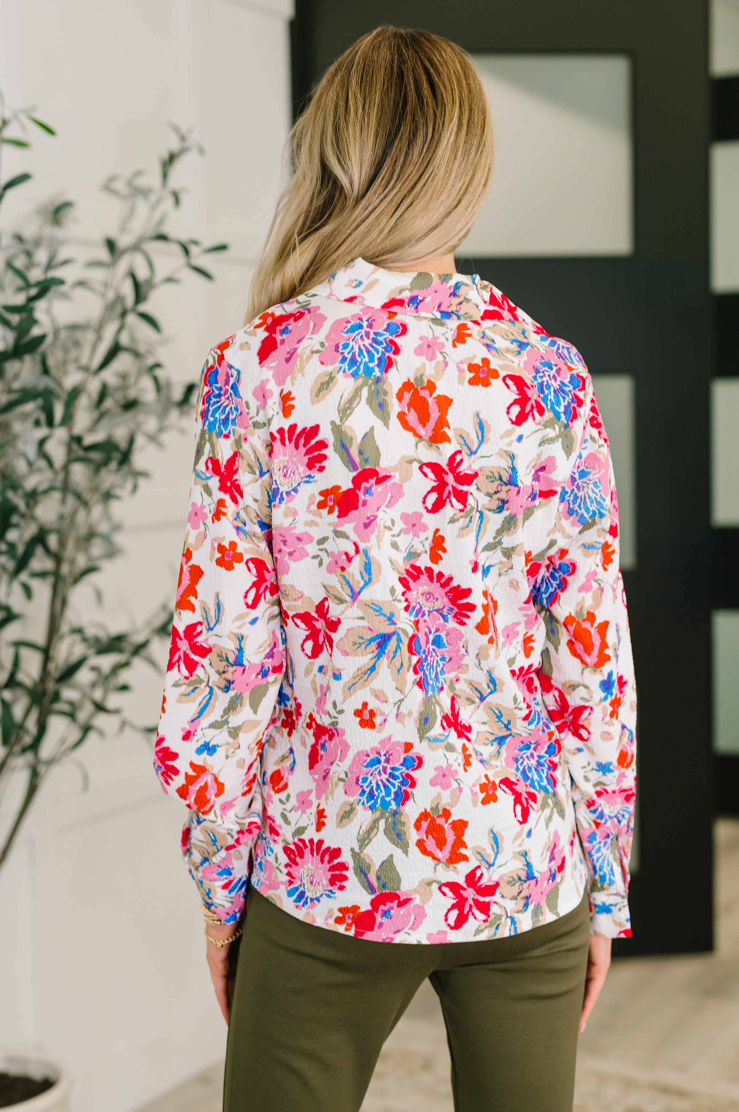 Distinguished Guest Floral Button Down Womens Ave Shops- Tilden Co.