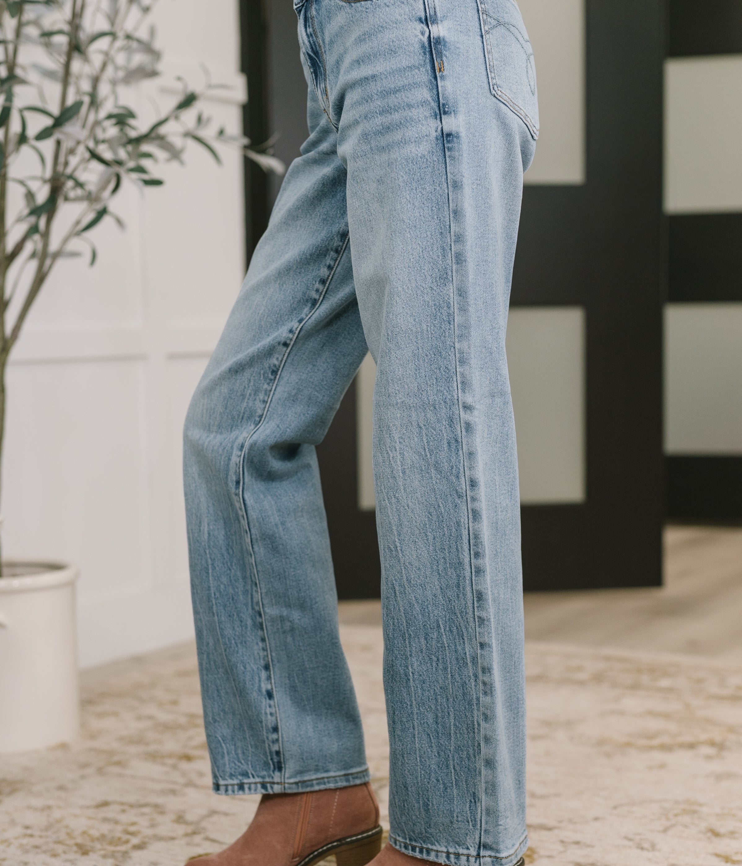 Heather Mid Rise Rigid Magic Straight Womens Ave Shops- Tilden Co.