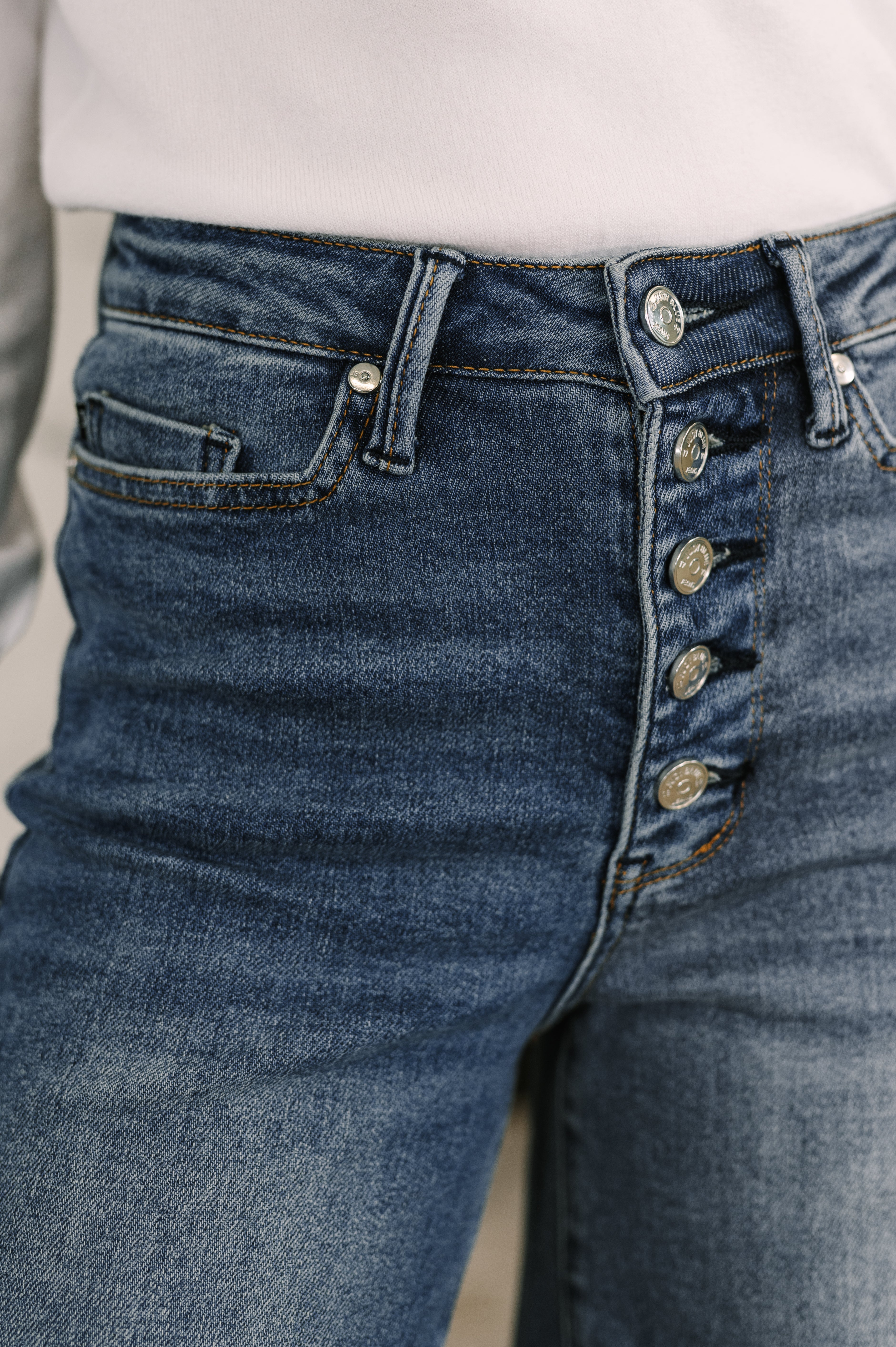 Karla High Waist Column Straight Button-Fly & Back Welt Pkts Womens Ave Shops- Tilden Co.