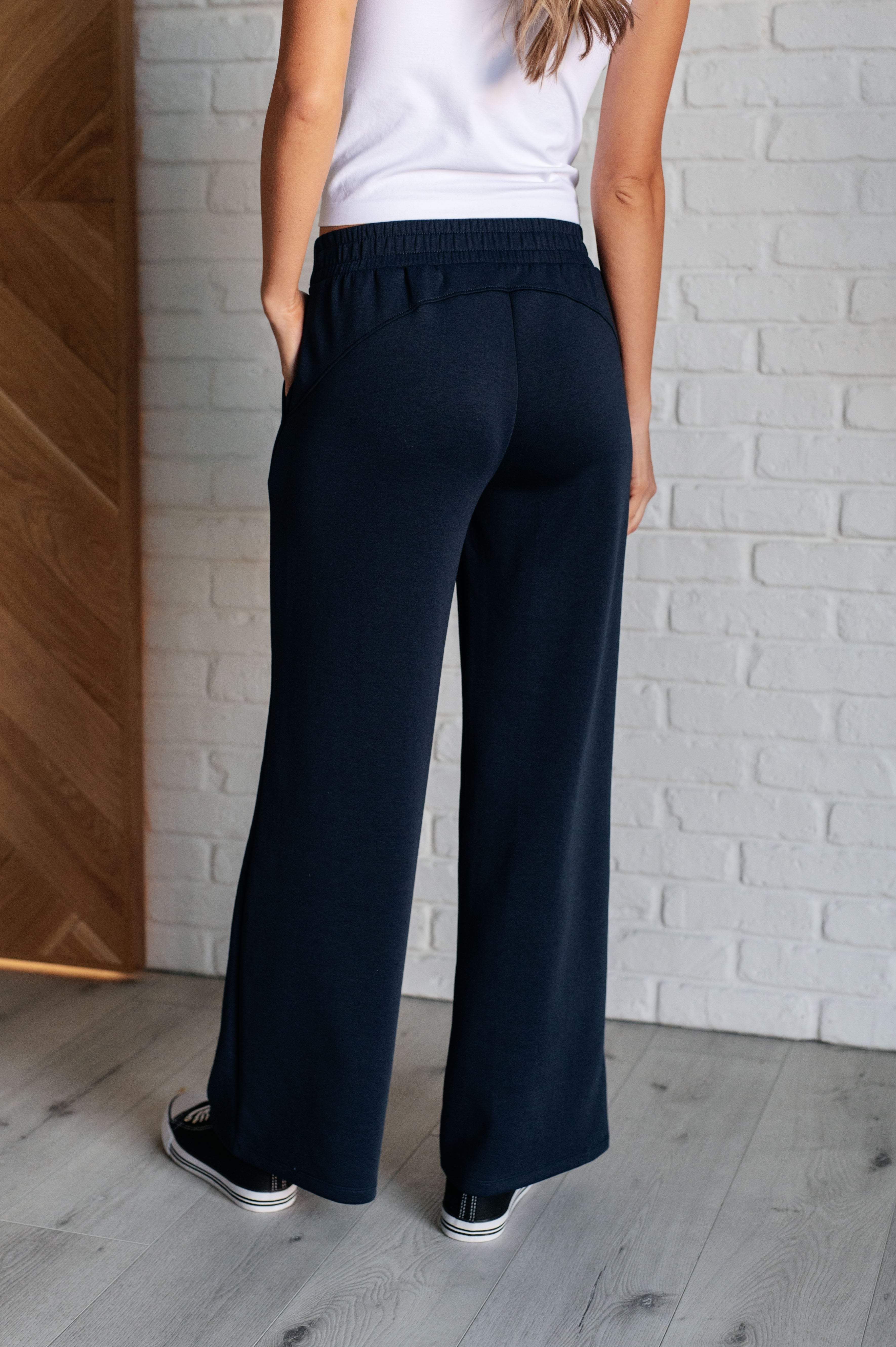 Resort Travel Wide Leg Crop Pant in Navy Athleisure Ave Shops- Tilden Co.