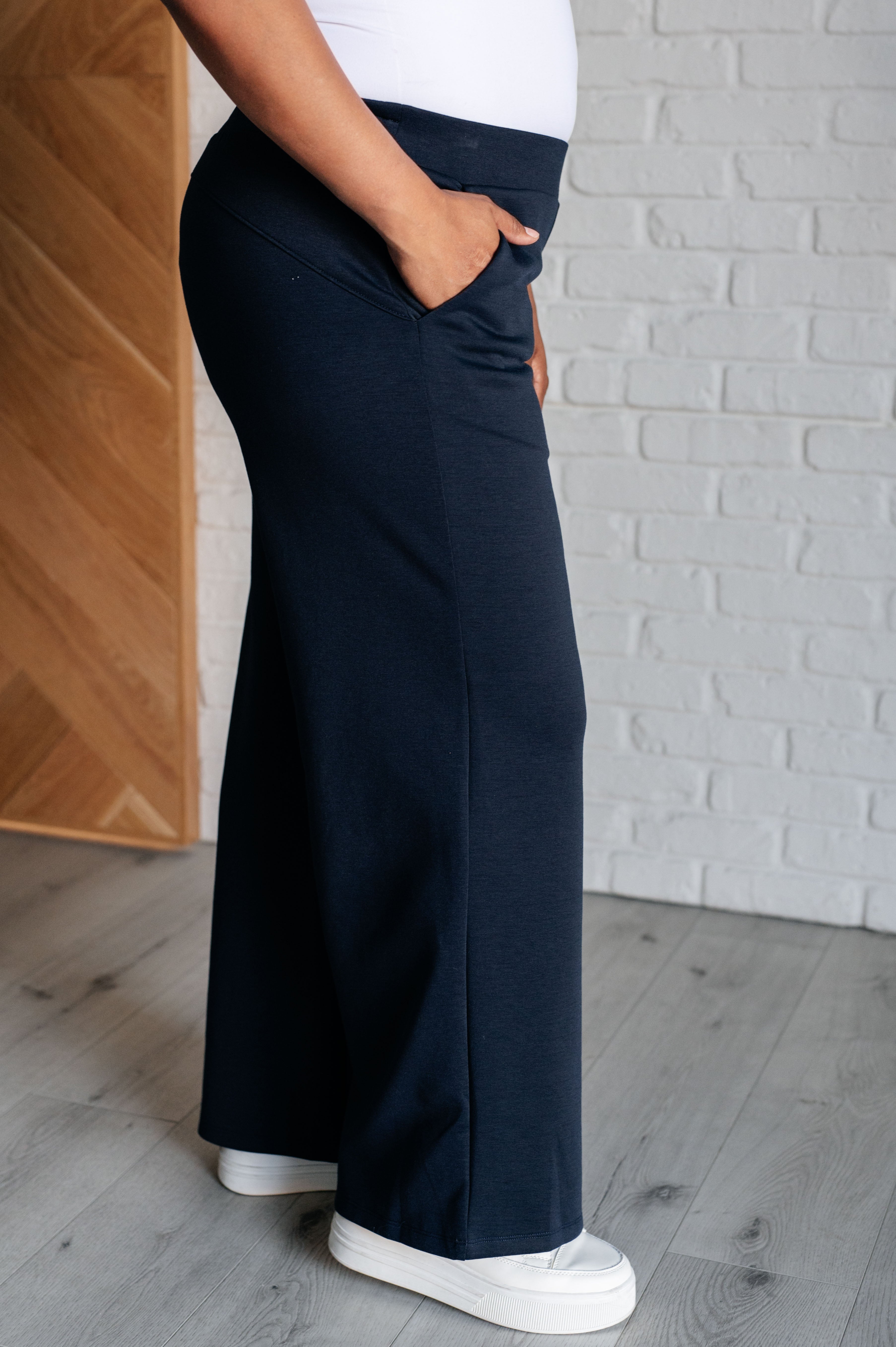 Resort Travel Wide Leg Crop Pant in Navy Athleisure Ave Shops- Tilden Co.