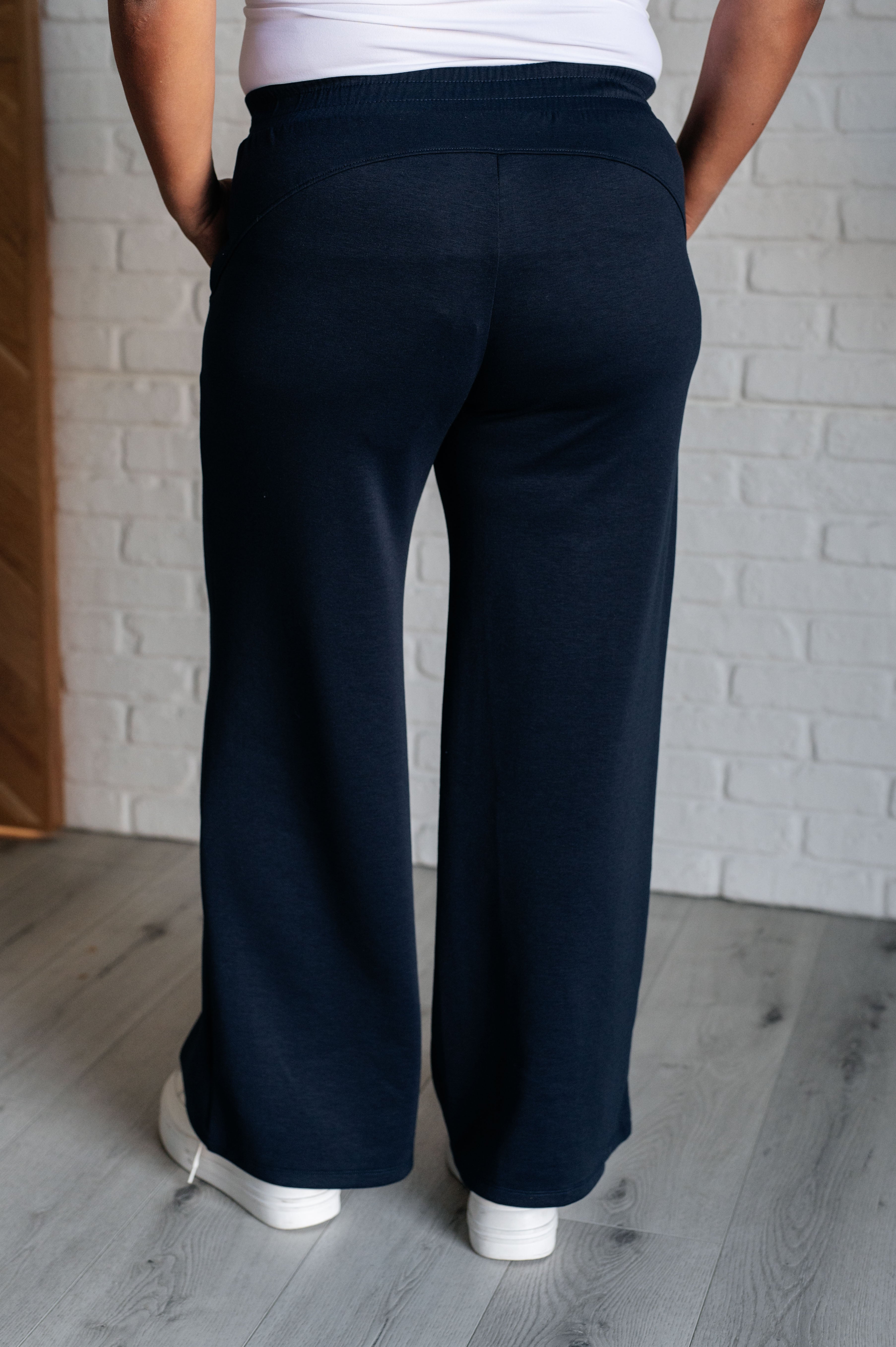 Resort Travel Wide Leg Crop Pant in Navy Athleisure Ave Shops- Tilden Co.