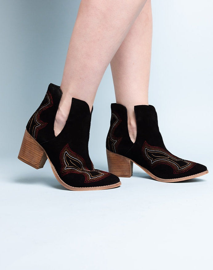 Journee Ankle Boots in Black 110 Fashion Boots Naughty Monkey- Tilden Co.