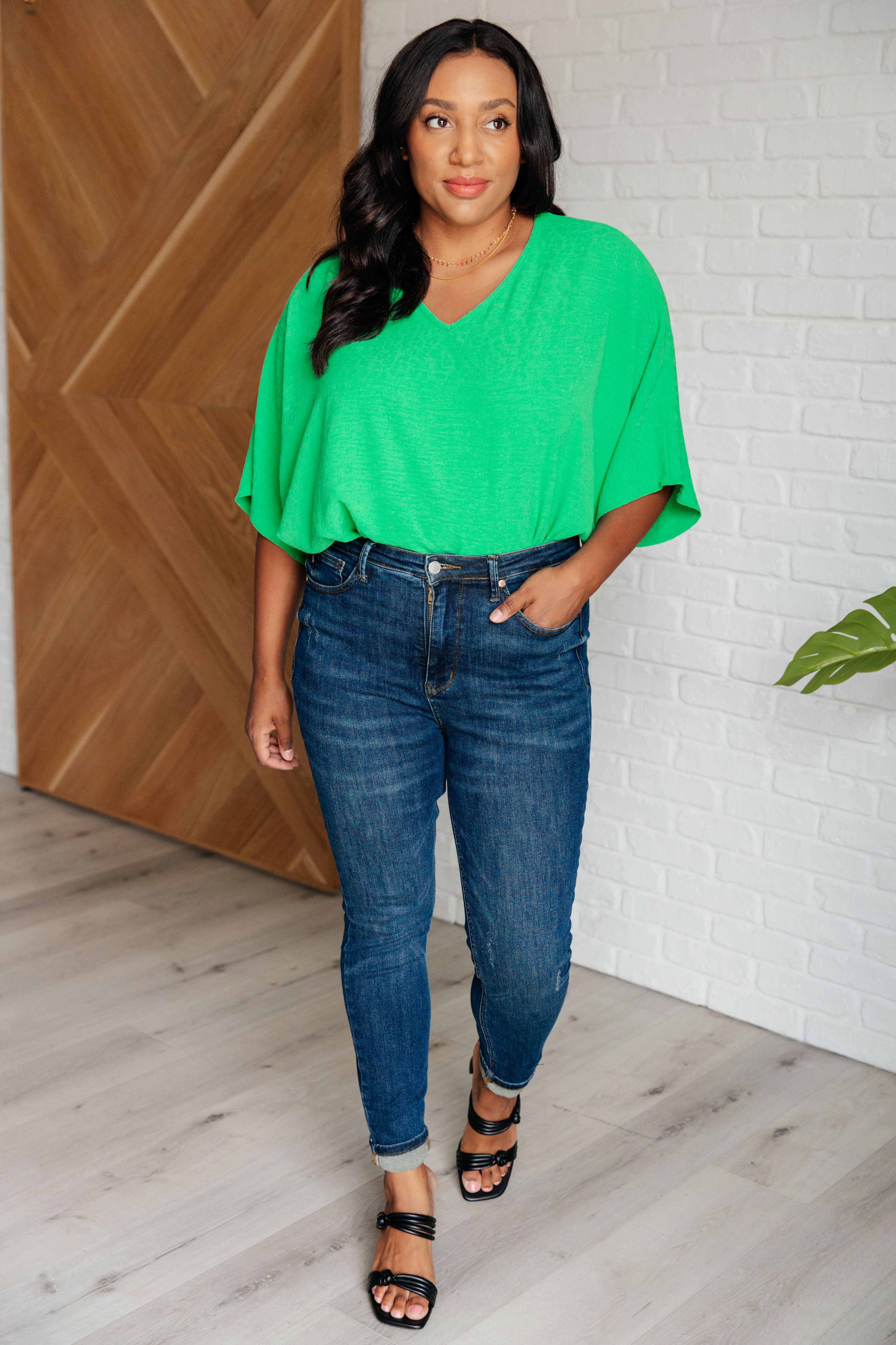 Set the Expectation V-Neck Top Tops Ave Shops- Tilden Co.