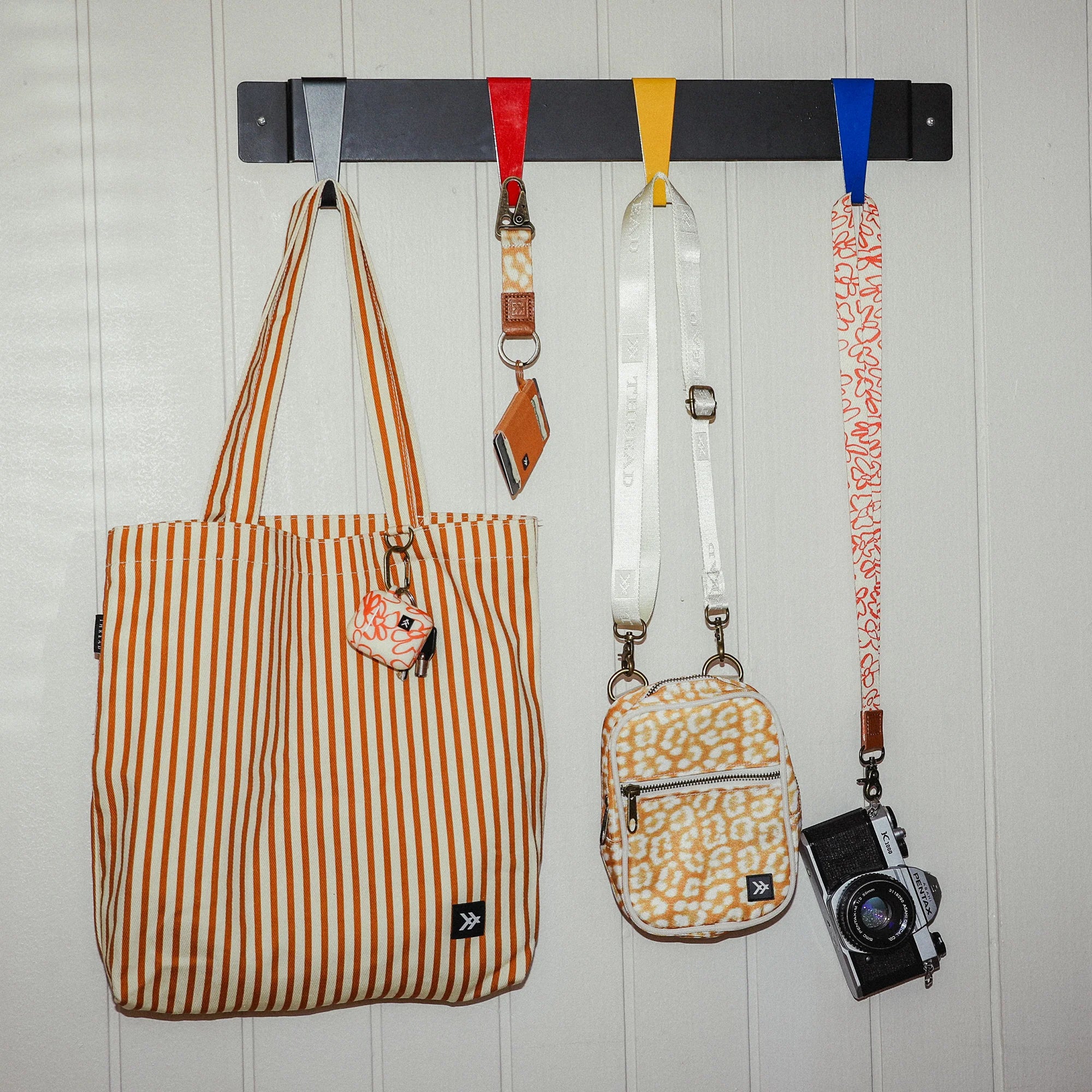 Thread Neck Lanyard    Lanyards Thread- Tilden Co.