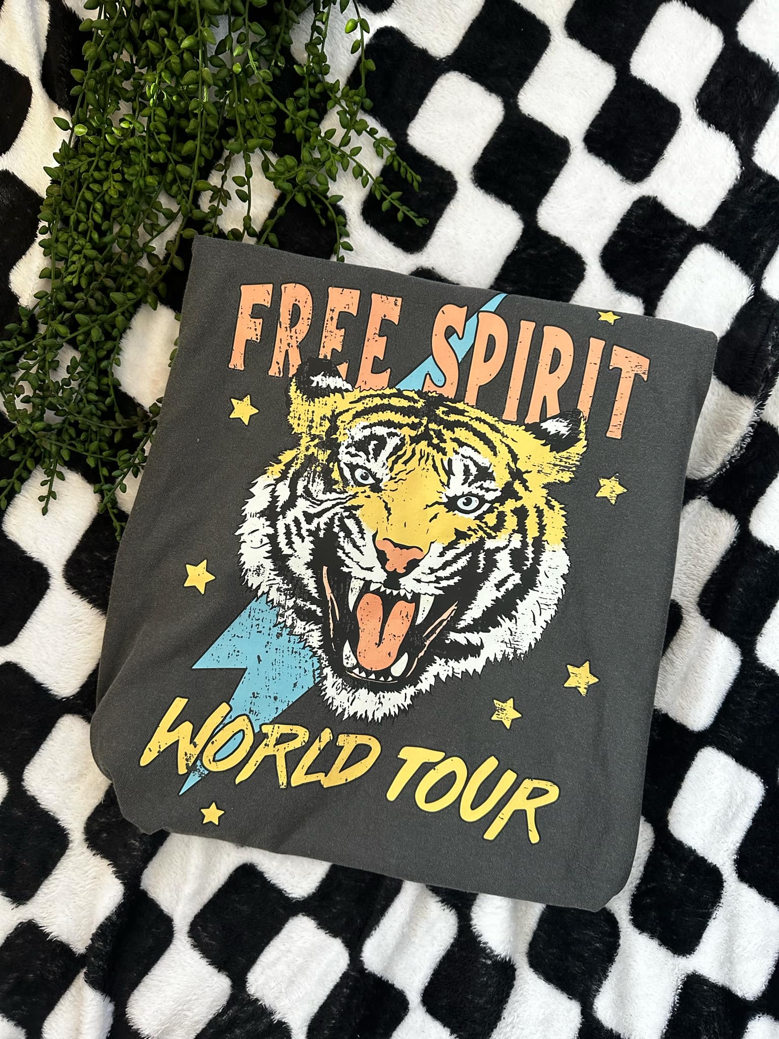 Free Spirit World Tour Graphic Tee Womens Ave Shops- Tilden Co.