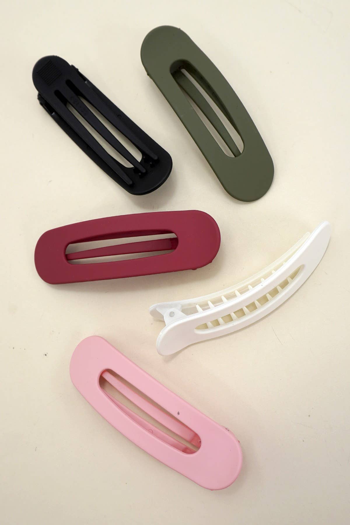 Oval Flat Lay Hair Claw Clip JOSSLYN by wall to wall- Tilden Co.