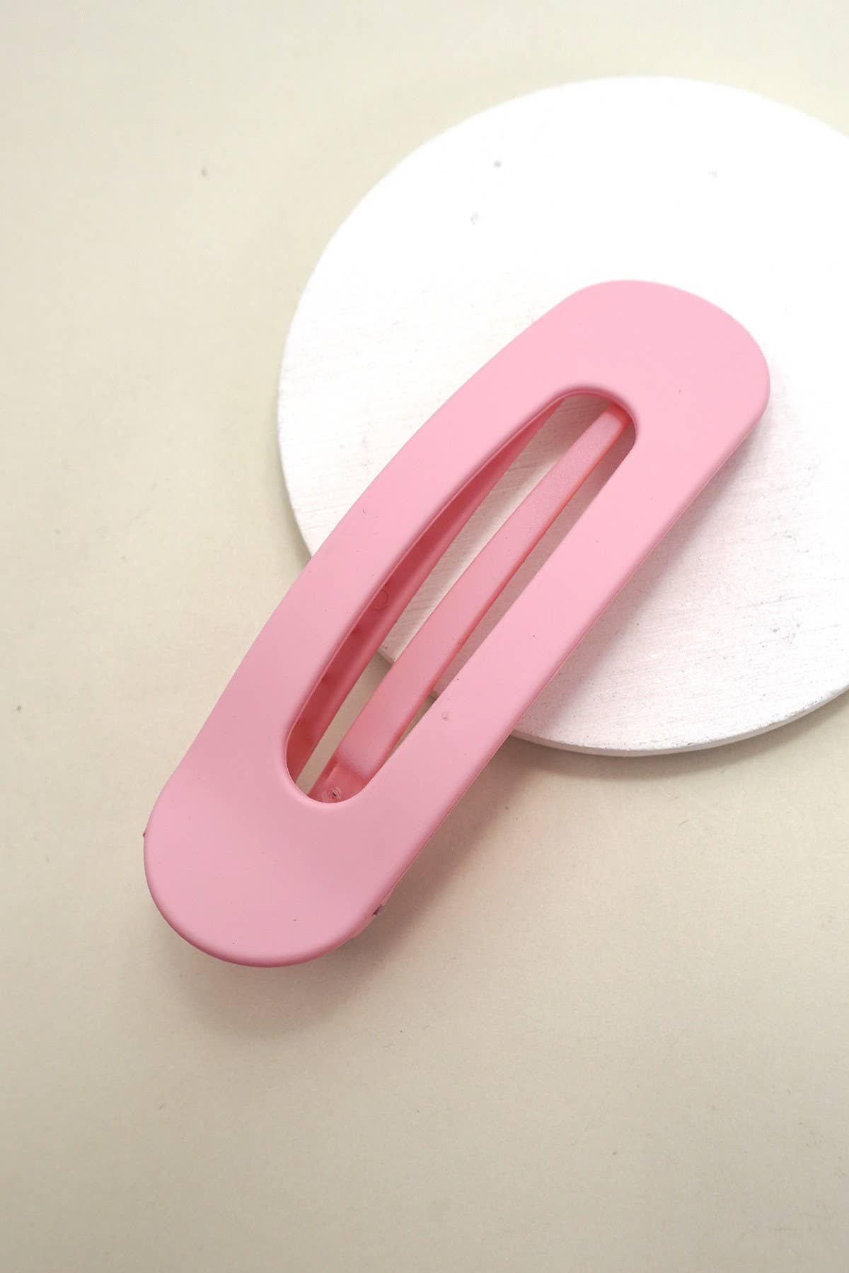 Oval Flat Lay Hair Claw Clip Pink Pink JOSSLYN by wall to wall- Tilden Co.