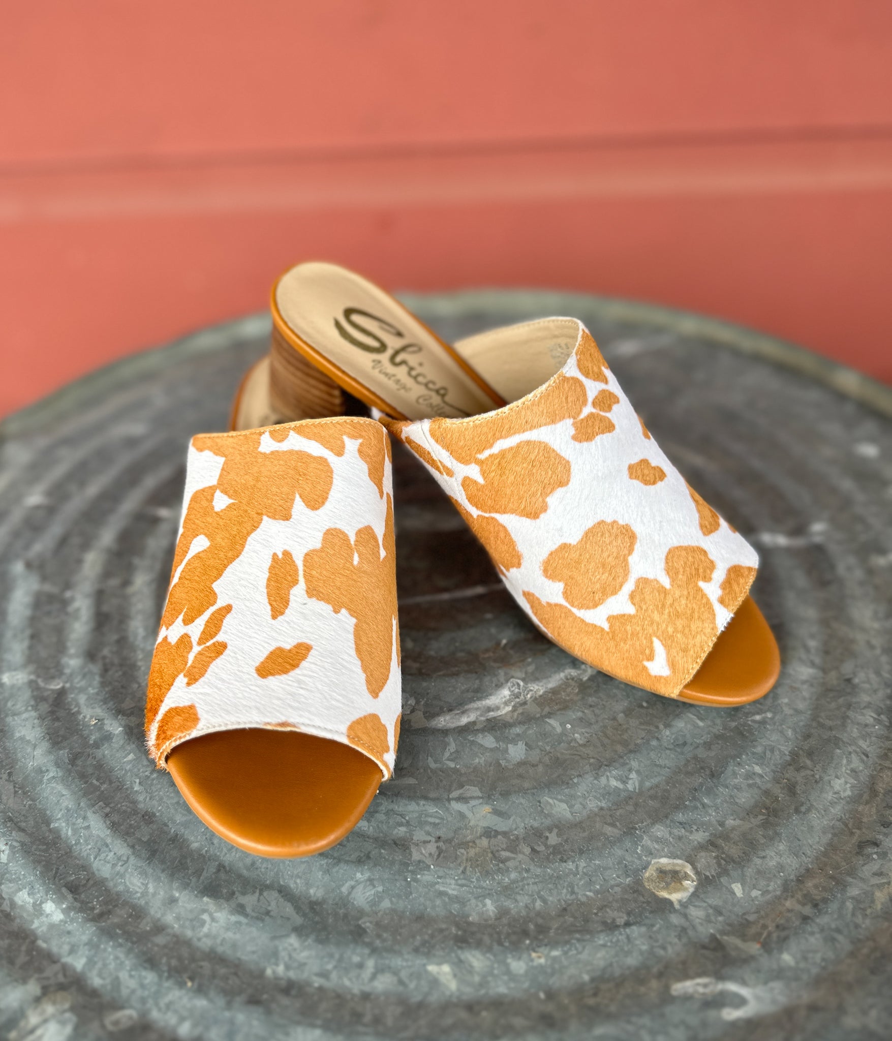 Richwood Peeptoe Tan and White Cowhide Slide Shoes Ave Shops- Tilden Co.