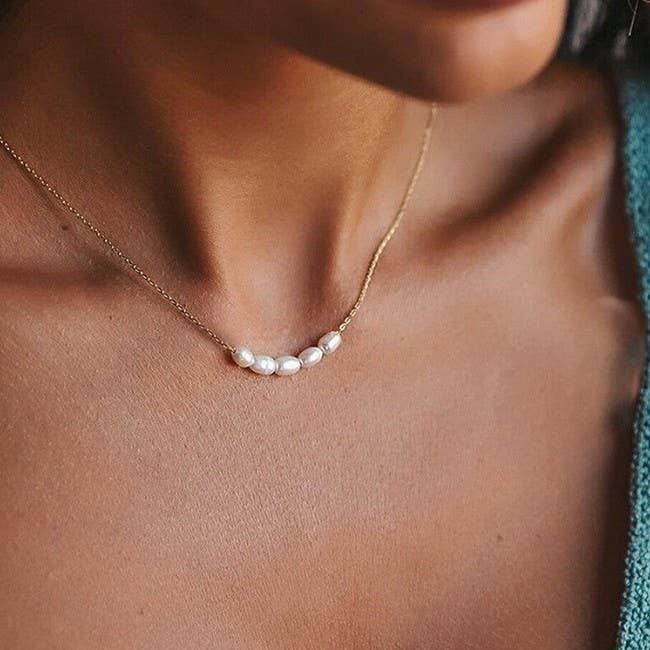 STAINLESS STEEL NON-TARNISH PEARL NECKLACE | 40NK9692 necklace JOSSLYN by wall to wall- Tilden Co.