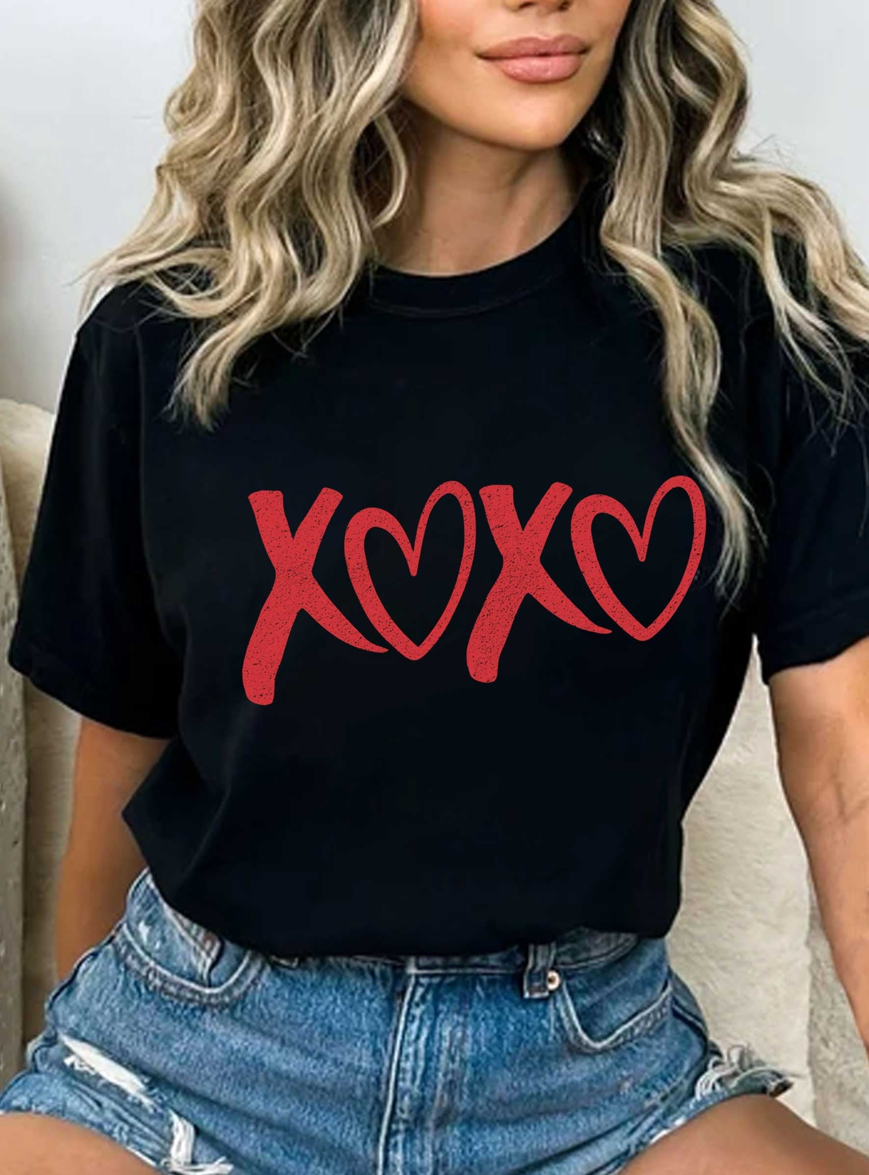 XOXO Valentine Heart Graphic T-Shirt Graphic T-Shirt Rustee Clothing- Tilden Co.