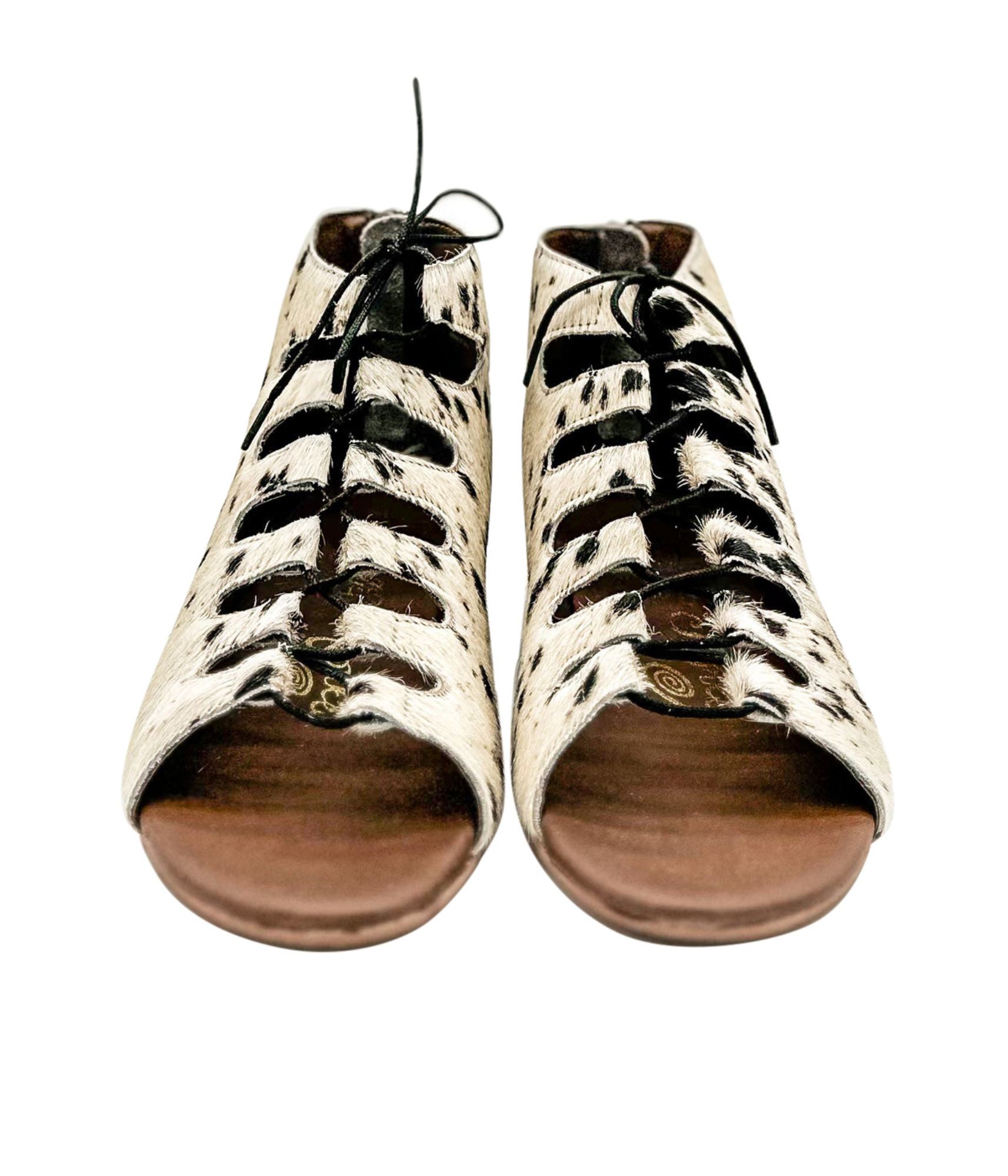 Nola Sandals in Black and White 130 Sandals Naughty Monkey- Tilden Co.