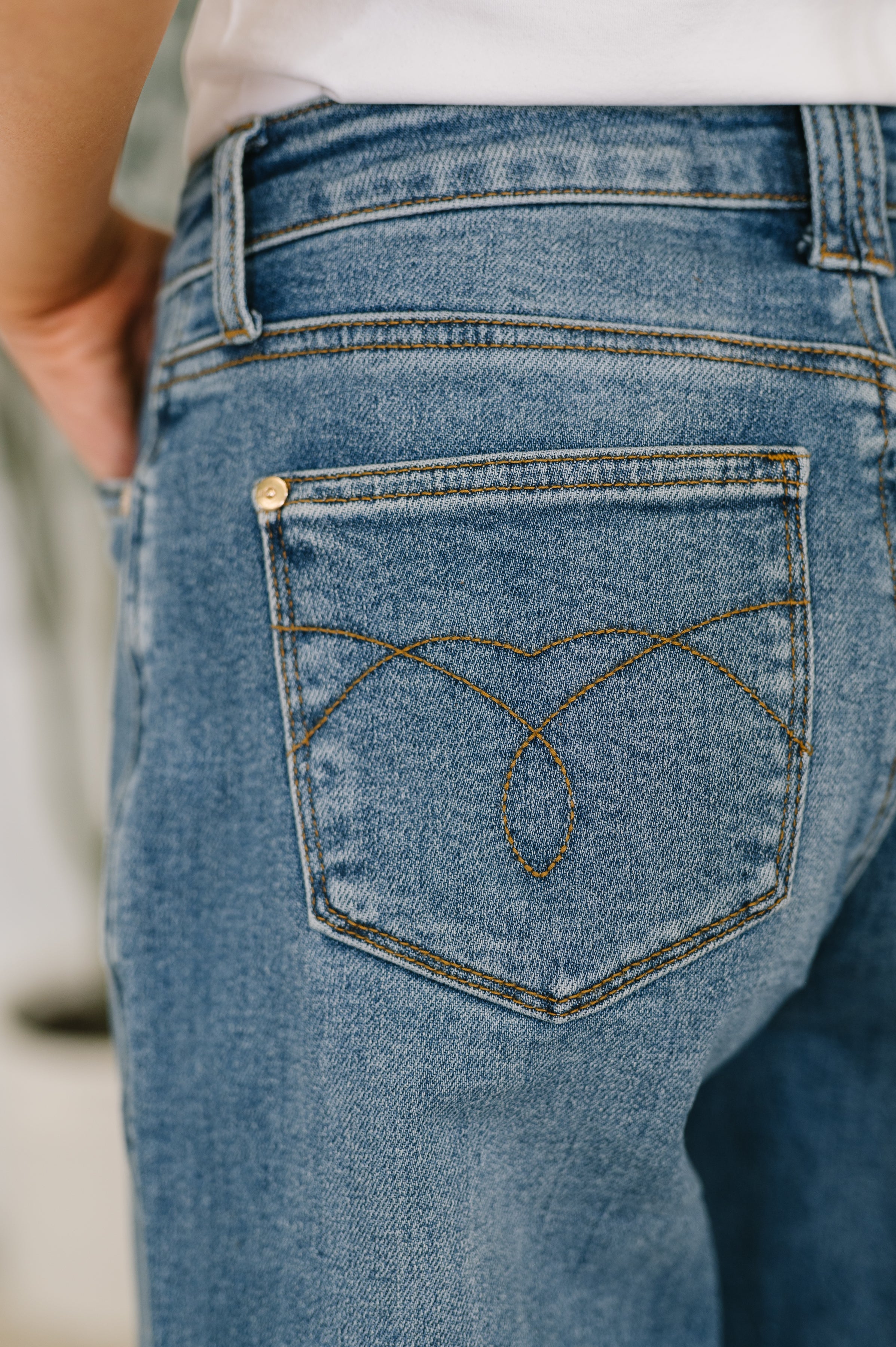 Bella High Waist Soft Barrel Stitch Thru Pocket Womens Ave Shops- Tilden Co.