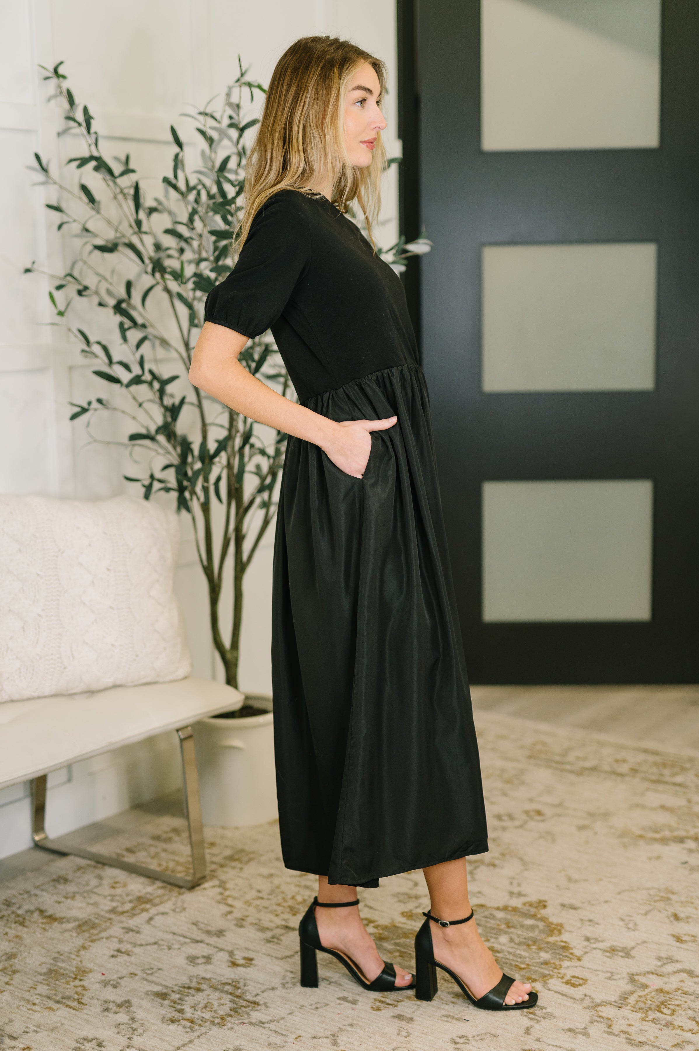 Contrast Charm Midi Black Dress Midi Dress Ave Shops- Tilden Co.