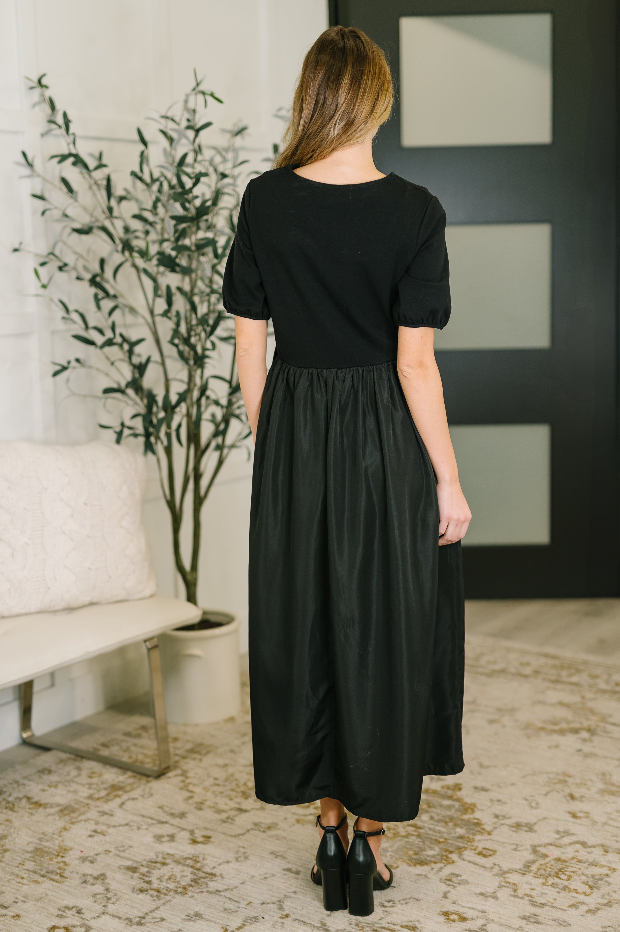 Contrast Charm Midi Black Dress Midi Dress Ave Shops- Tilden Co.