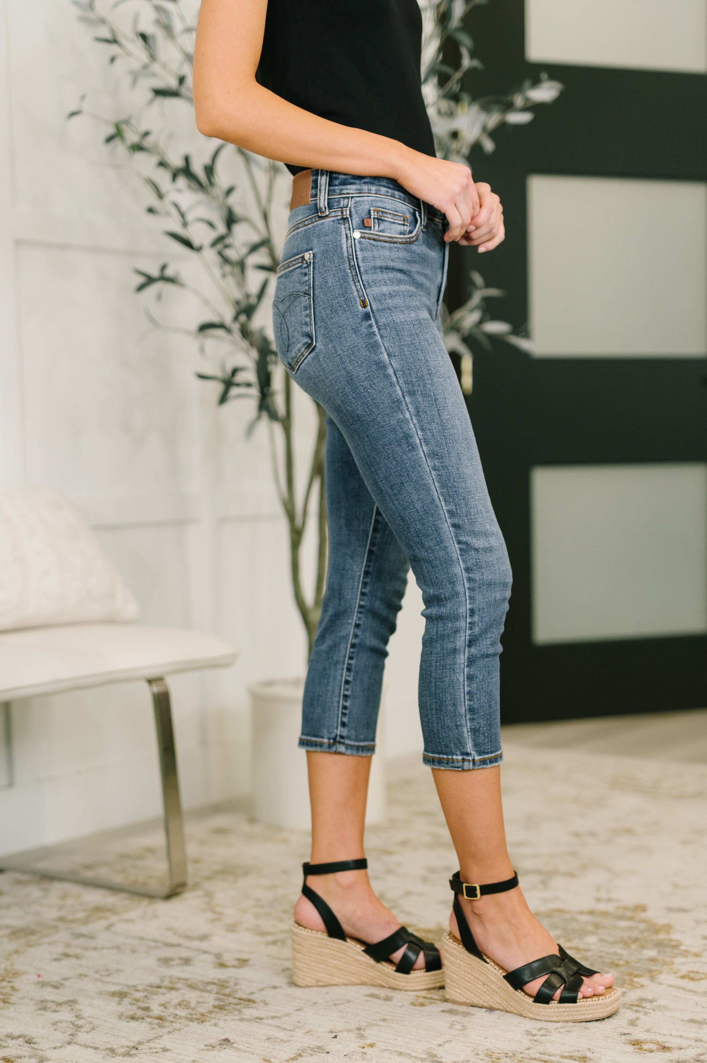 Deborah Mid Rise Capri Jeans Ave Shops- Tilden Co.