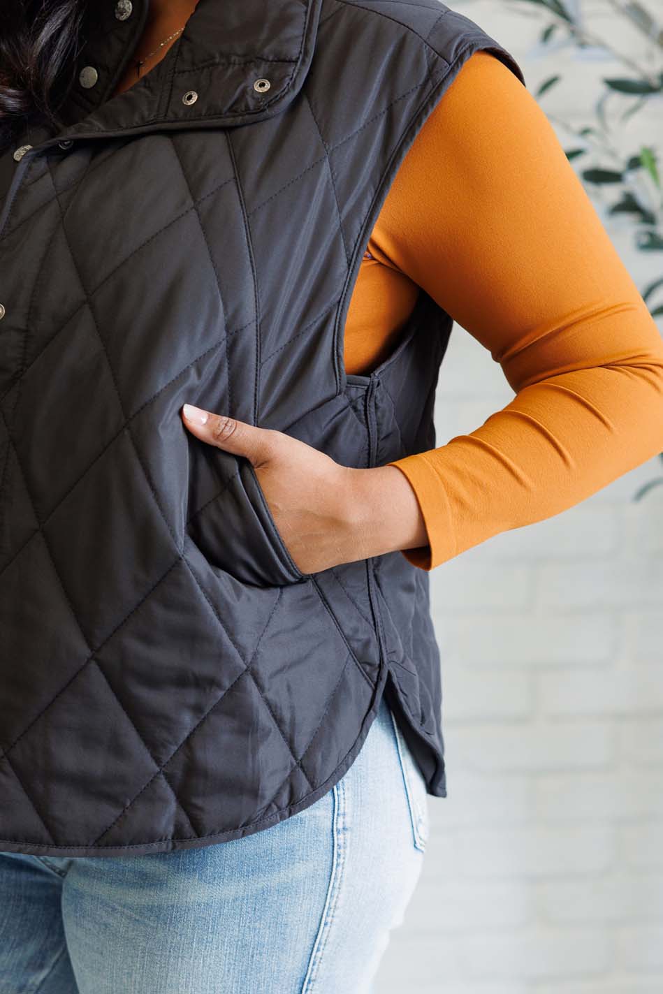 Layering Queen Quilted Puffer Vest in Black    Layers Ave Shops- Tilden Co.