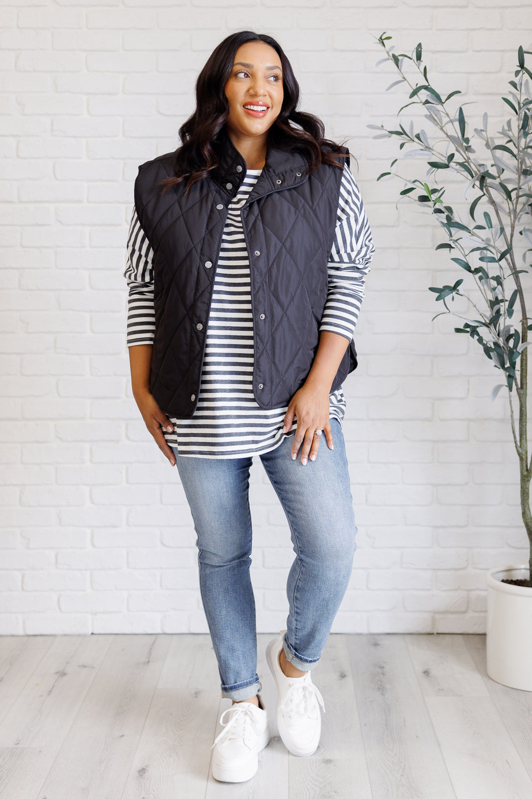 Layering Queen Quilted Puffer Vest in Black    Layers Ave Shops- Tilden Co.