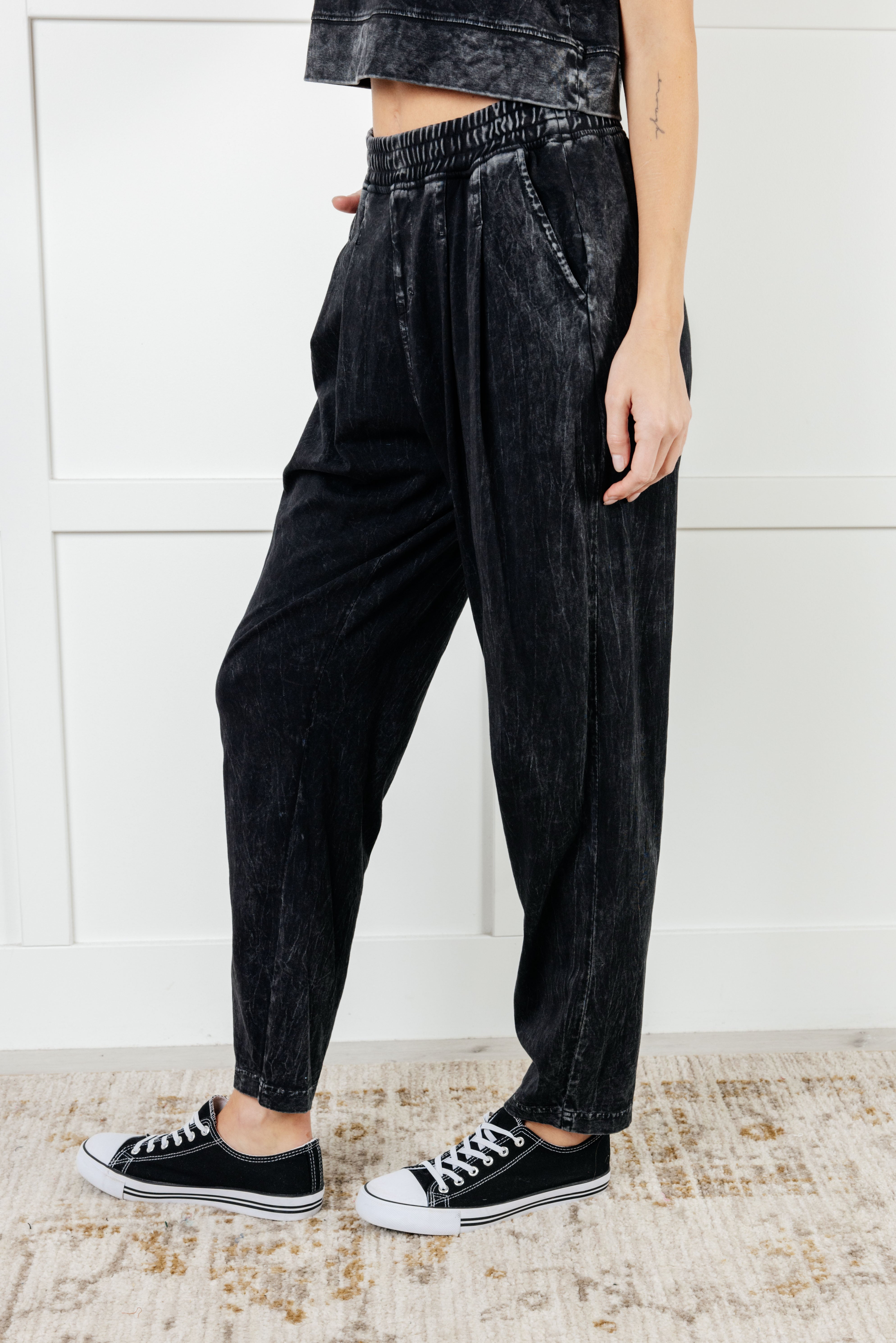 Limber Up Straight Leg Sweats in Black Athleisure Ave Shops- Tilden Co.