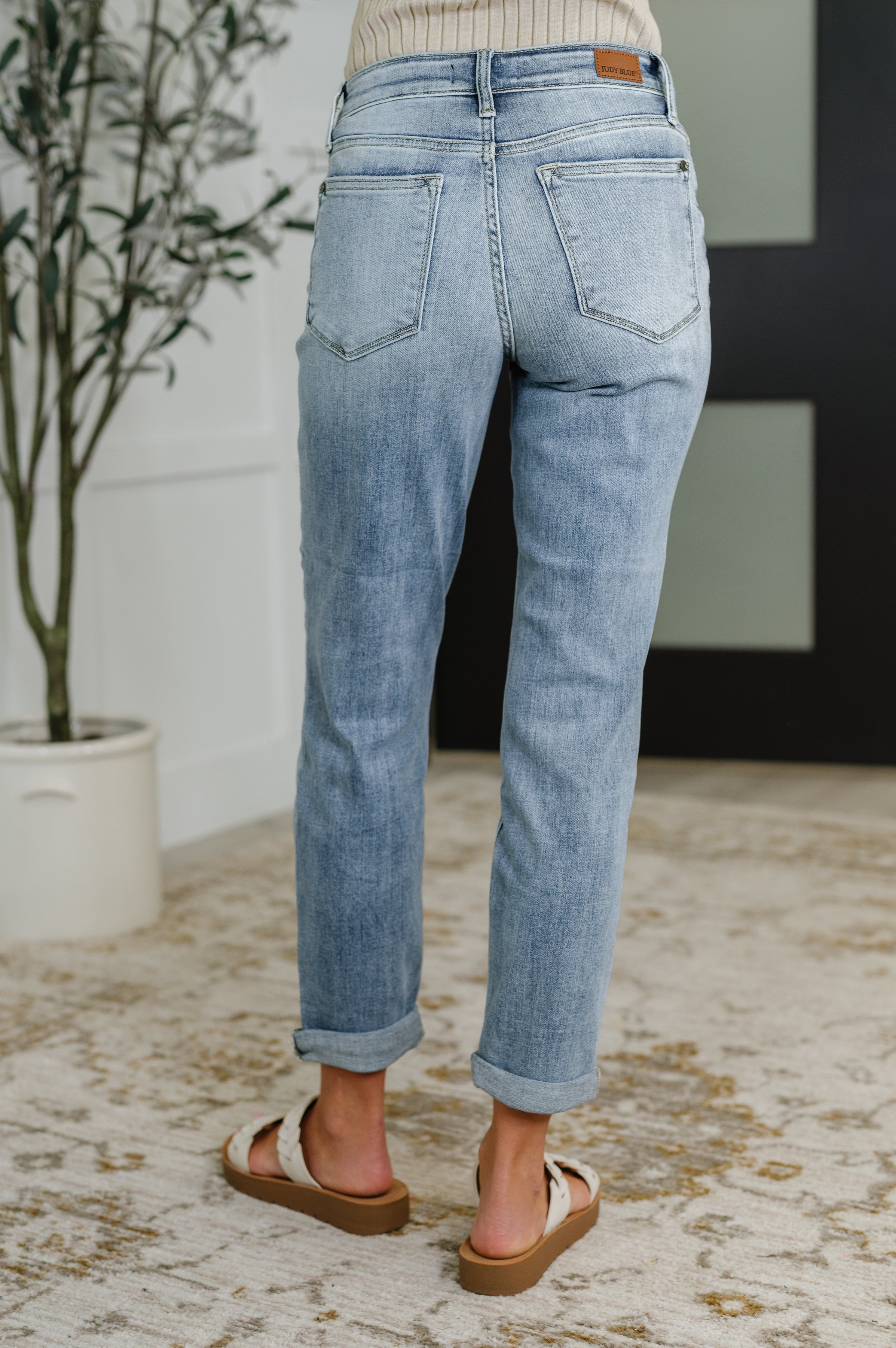 Mallory Mid Rise Bleach Wash Boyfriend Jeans Womens Ave Shops- Tilden Co.