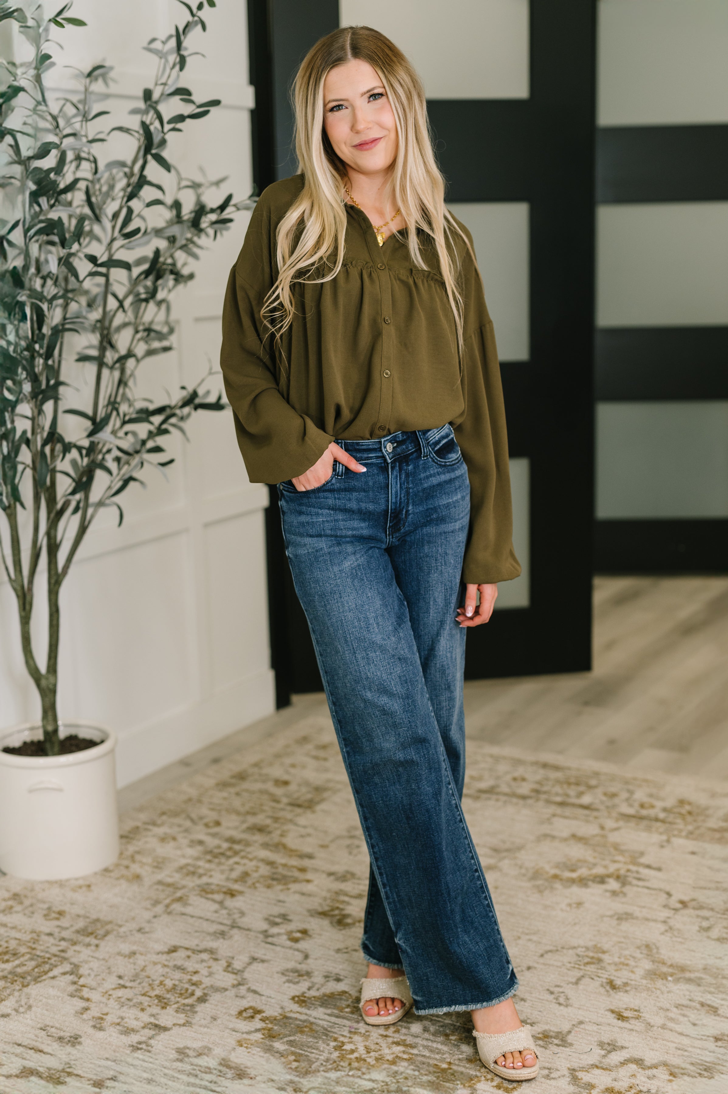 She's Got A Way Button Down Blouse Womens Ave Shops- Tilden Co.