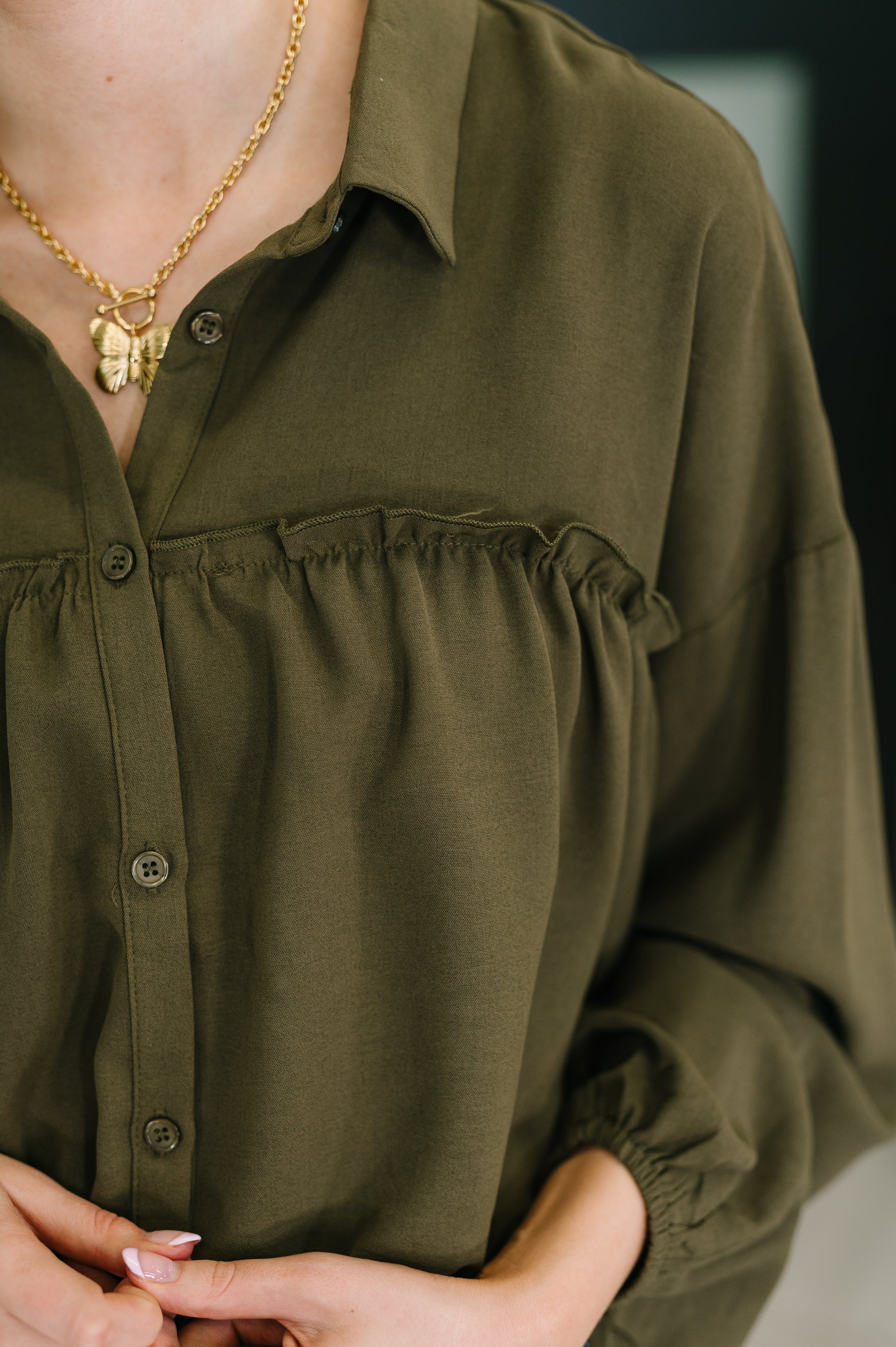She's Got A Way Button Down Blouse Womens Ave Shops- Tilden Co.