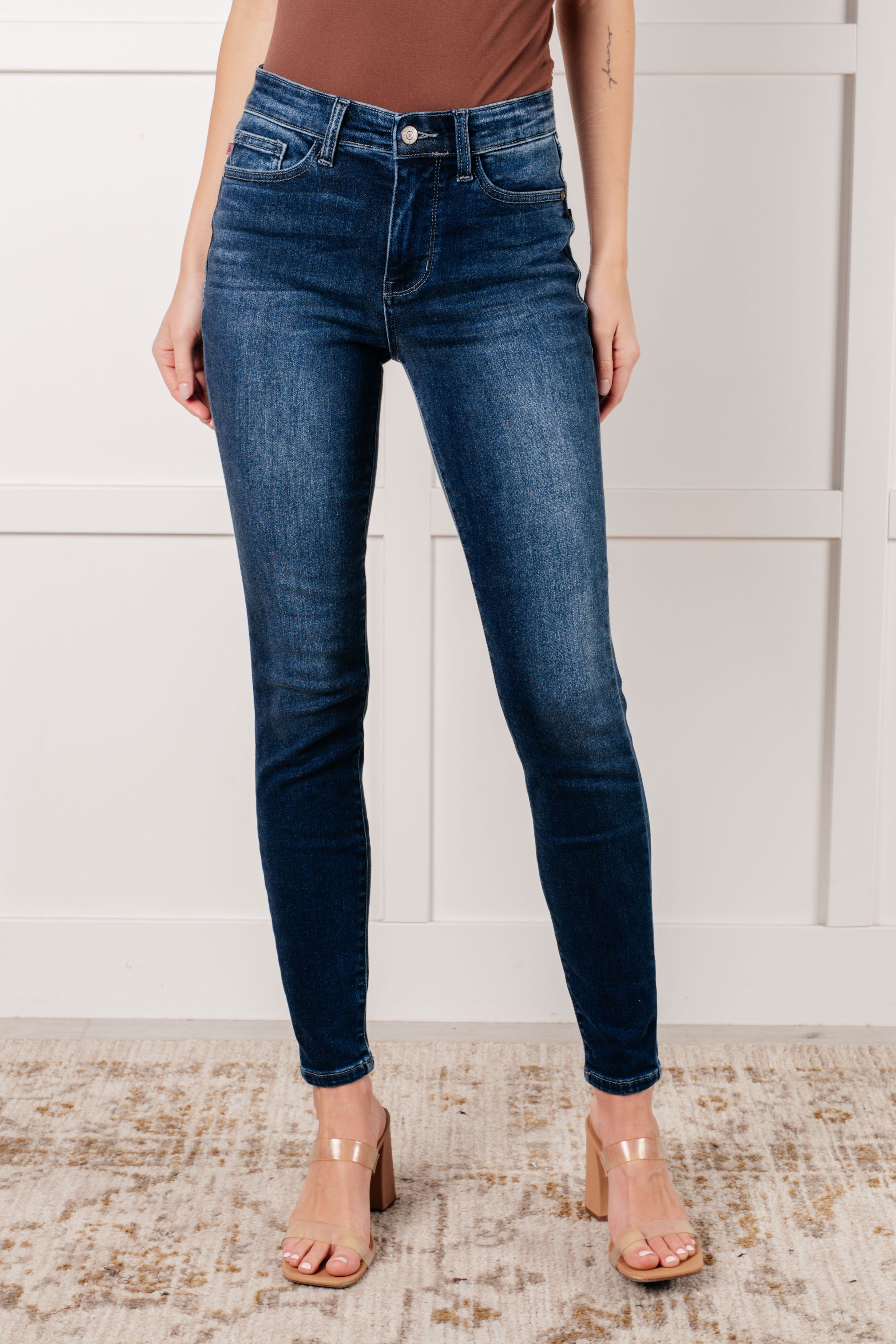 Skylar Mid Rise Thermal Vintage Skinny Jean Womens Ave Shops- Tilden Co.