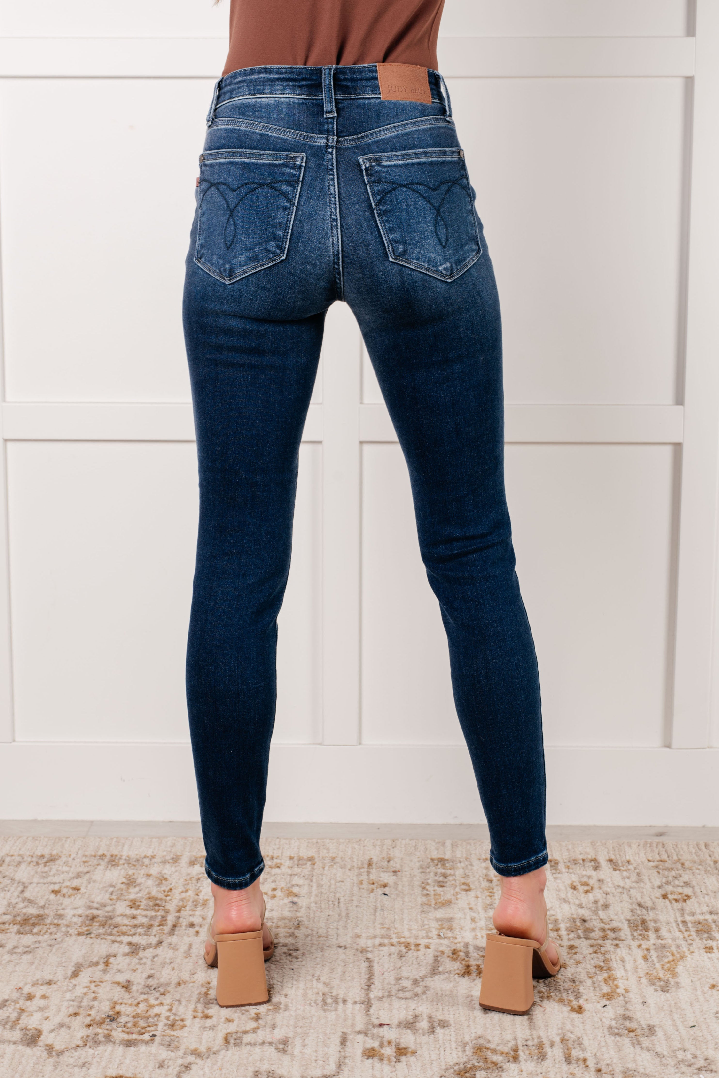 Skylar Mid Rise Thermal Vintage Skinny Jean Womens Ave Shops- Tilden Co.