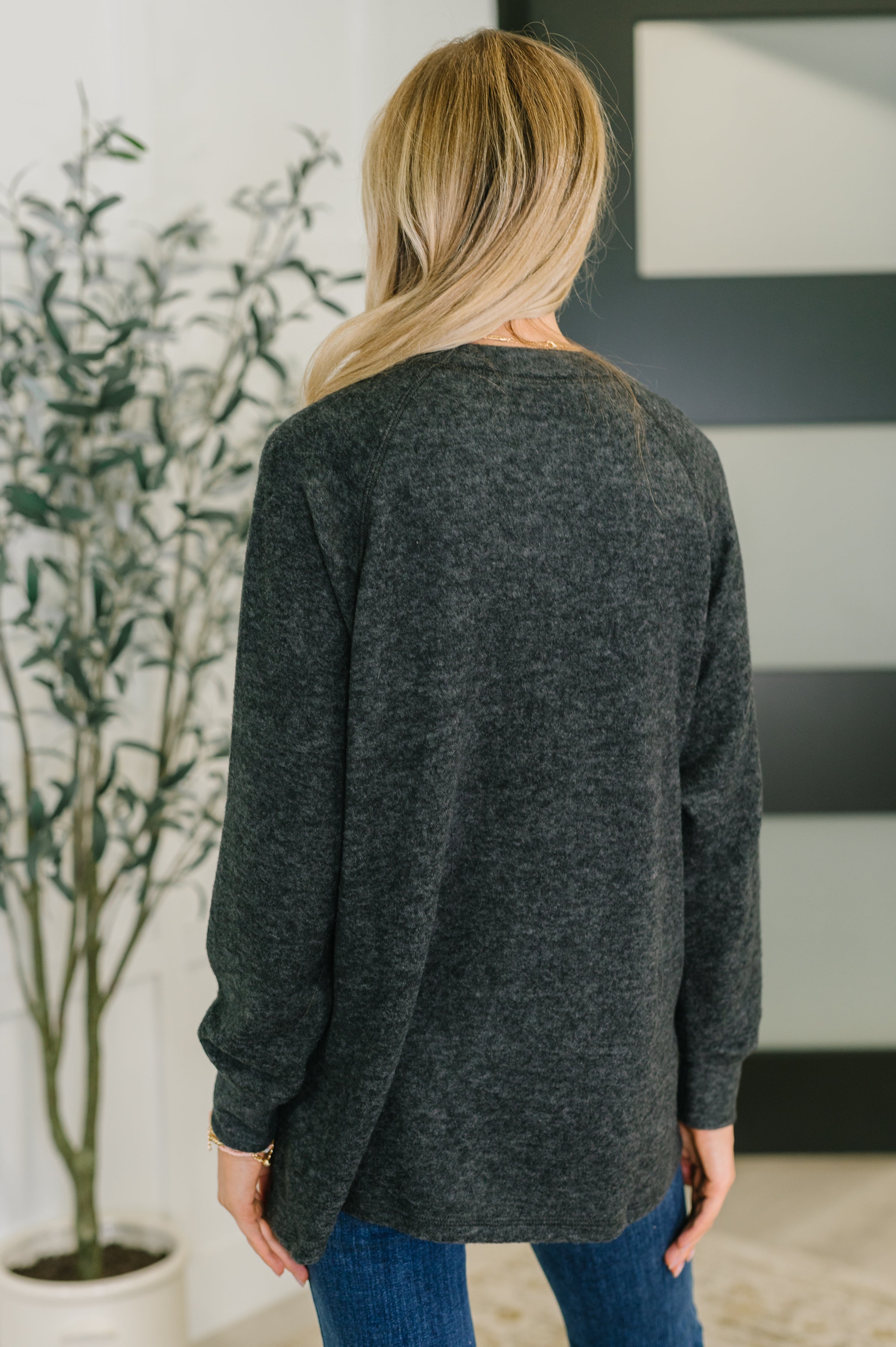 Urban Flux Scooped Hi-Low Long Pullover in Black Womens Ave Shops- Tilden Co.