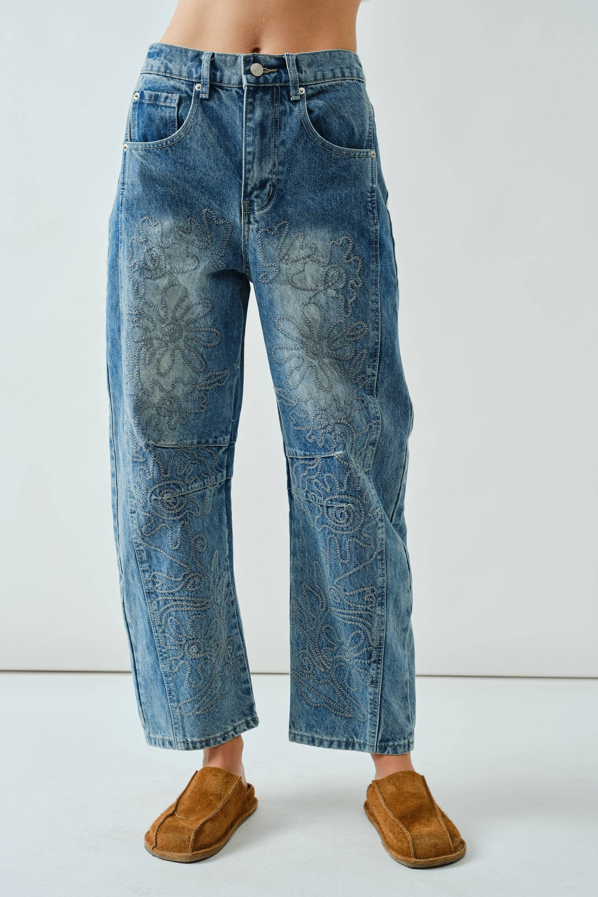 Medium Wash Ebroidered Barrel Jeans Jeans Aaron & Amber- Tilden Co.