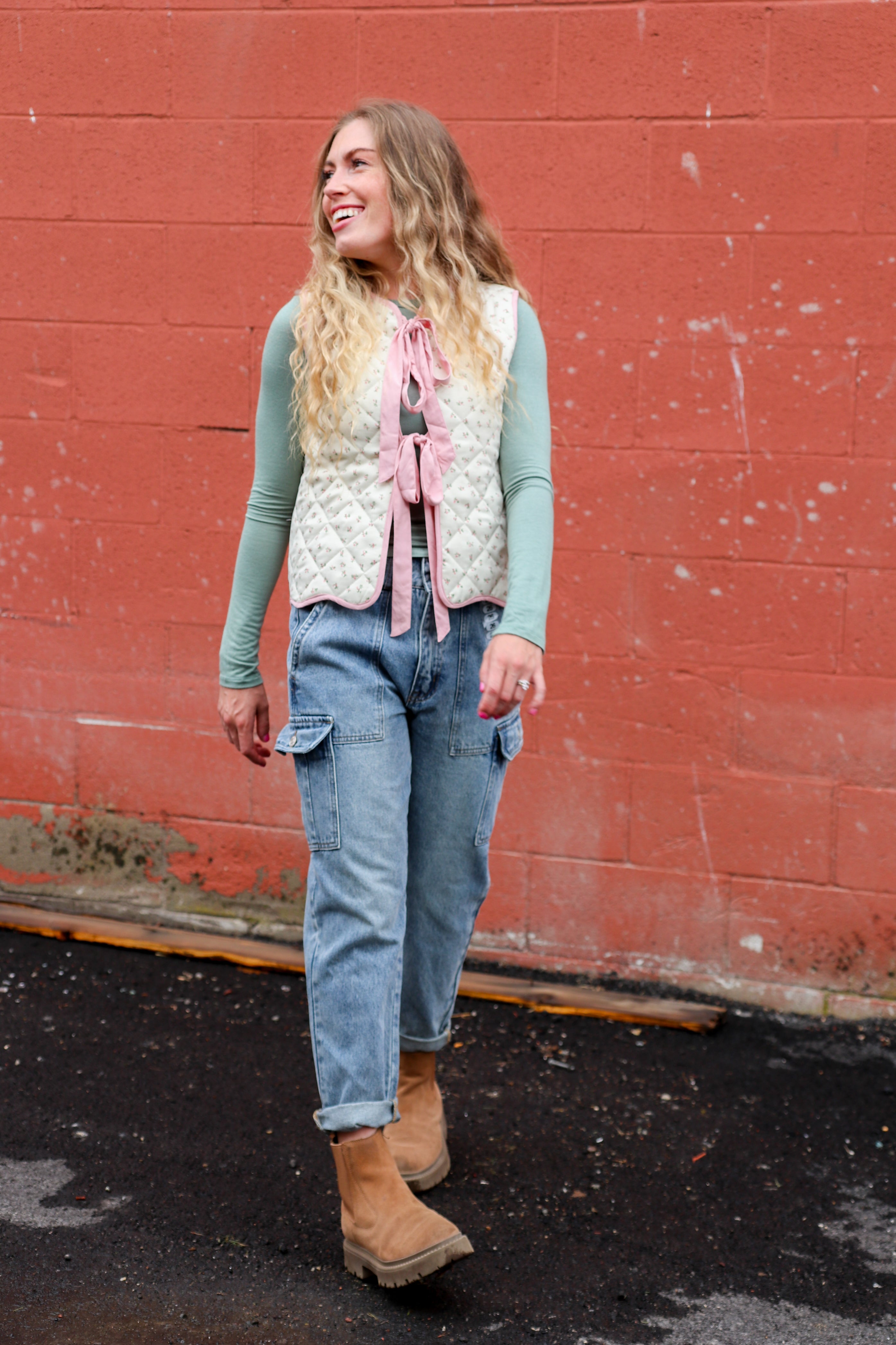 Tie Front Quilted Ditsy Floral Vest Top Vest so me- Tilden Co.