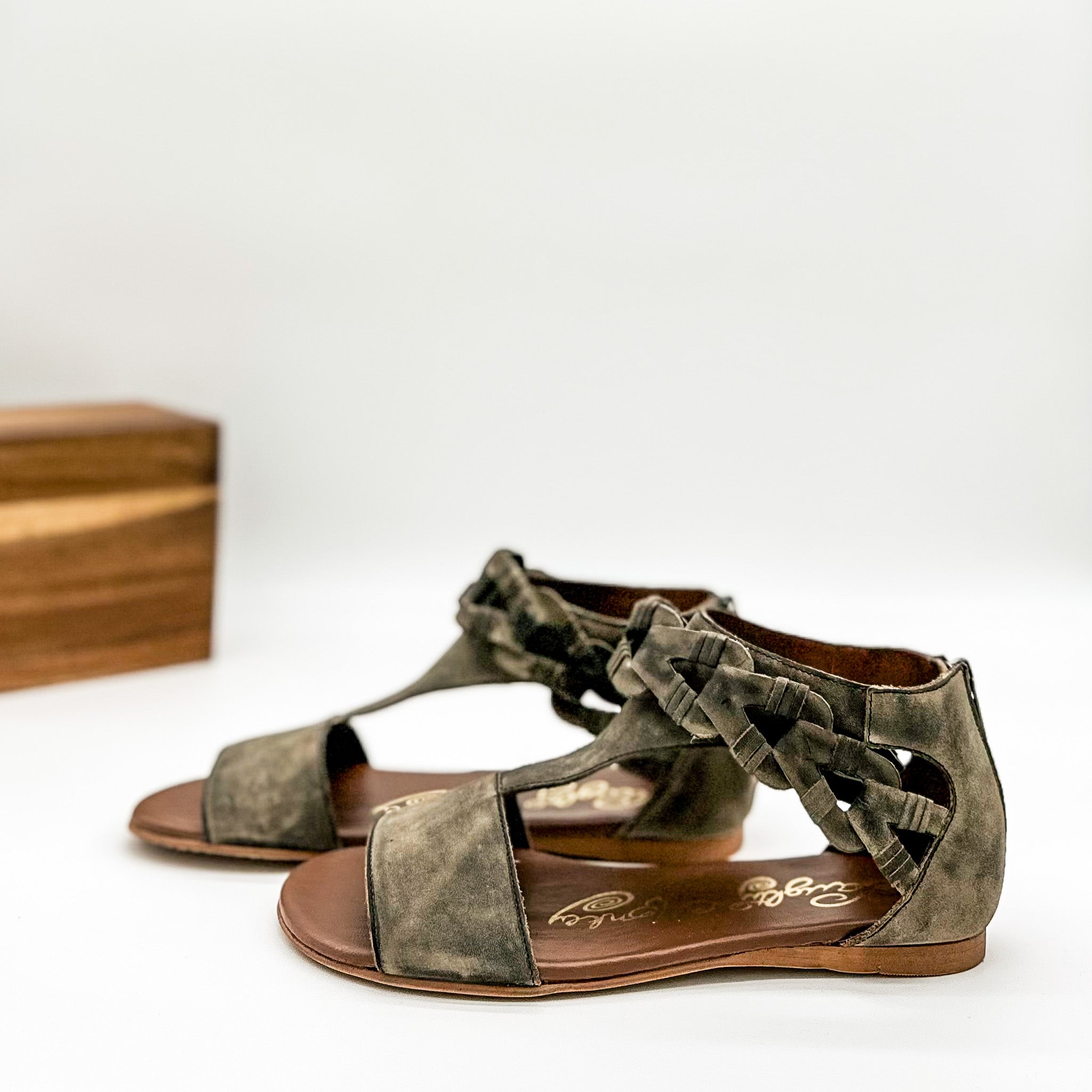 Loop D Loop Sandals in Black 130 Sandals Naughty Monkey- Tilden Co.