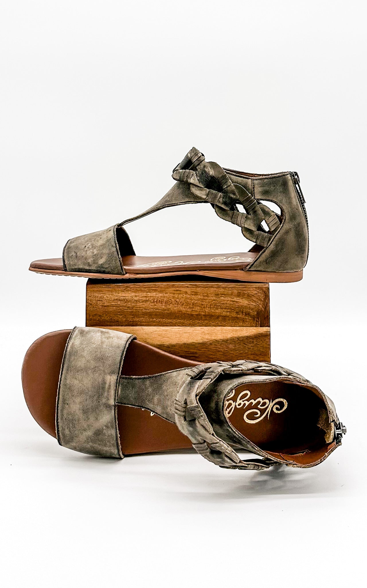 Loop D Loop Sandals in Black 130 Sandals Naughty Monkey- Tilden Co.